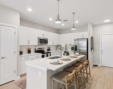 4005 Bismark Drive - Photo Thumbnail 20