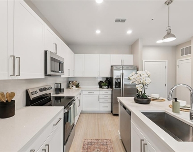 4005 Bismark Drive - Photo Thumbnail 19