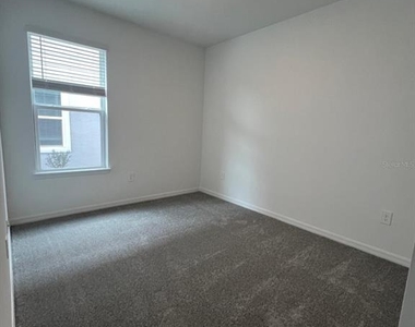 5274 Kildare Place - Photo Thumbnail 8