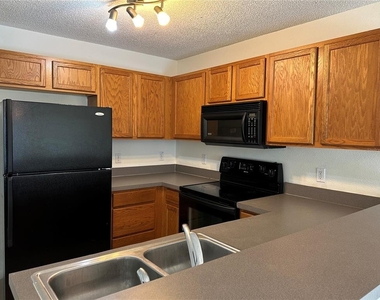12640 Somerset Oaks Street - Photo Thumbnail 3