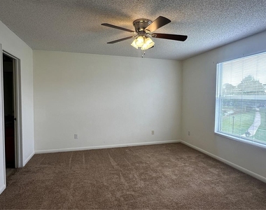 12640 Somerset Oaks Street - Photo Thumbnail 12