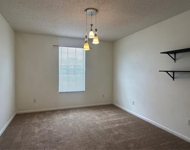 12640 Somerset Oaks Street - Photo Thumbnail 16