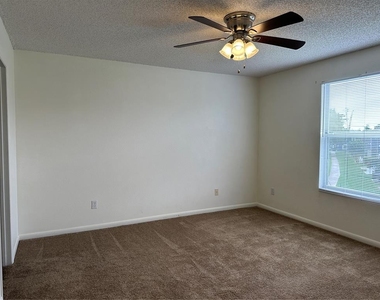 12640 Somerset Oaks Street - Photo Thumbnail 11