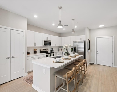 4005 Bismark Drive - Photo Thumbnail 17