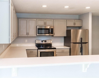 133 W Park Avenue - Photo Thumbnail 4