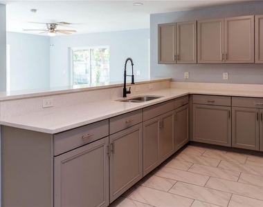 133 W Park Avenue - Photo Thumbnail 2