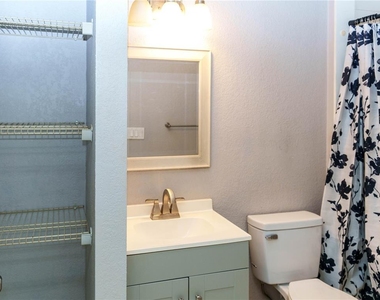 133 W Park Avenue - Photo Thumbnail 14