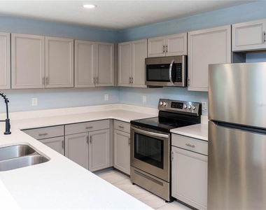 133 W Park Avenue - Photo Thumbnail 5