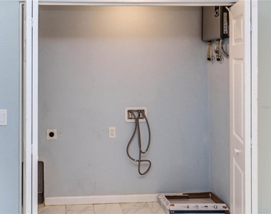 133 W Park Avenue - Photo Thumbnail 9