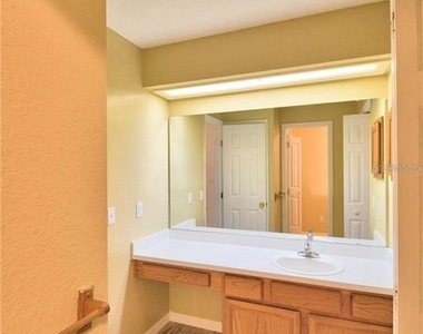 616 Crystals Boulevard - Photo Thumbnail 19