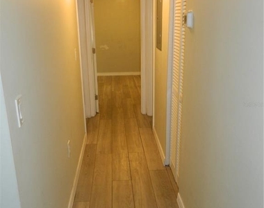 924 Lake Destiny Road - Photo Thumbnail 6