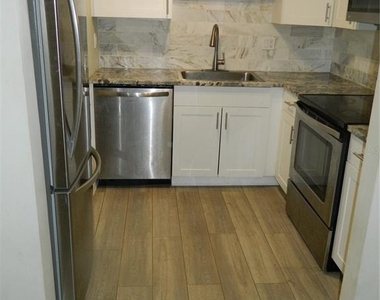 924 Lake Destiny Road - Photo Thumbnail 5