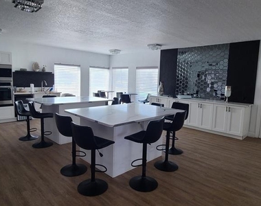 924 Lake Destiny Road - Photo Thumbnail 13