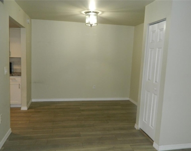 924 Lake Destiny Road - Photo Thumbnail 4