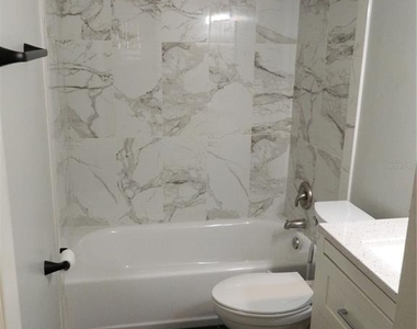 924 Lake Destiny Road - Photo Thumbnail 11