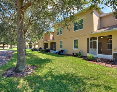 1220 Priory Circle - Photo Thumbnail 8