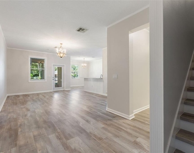 1220 Priory Circle - Photo Thumbnail 10