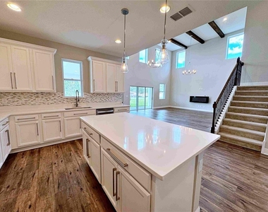 6154 Hamlin Reserve Boulevard - Photo Thumbnail 17