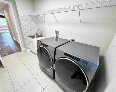 6154 Hamlin Reserve Boulevard - Photo Thumbnail 43