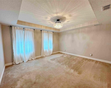 6154 Hamlin Reserve Boulevard - Photo Thumbnail 32