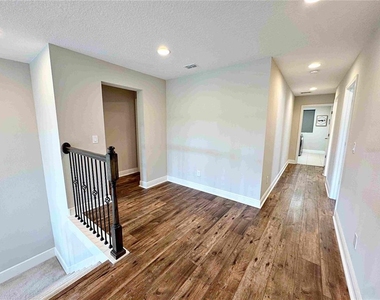 6154 Hamlin Reserve Boulevard - Photo Thumbnail 31