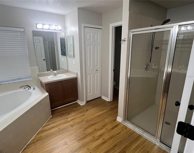 1063 Bluegrass Drive - Photo Thumbnail 12