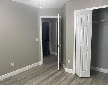 207 Southbridge Circle - Photo Thumbnail 16
