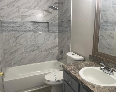 207 Southbridge Circle - Photo Thumbnail 22