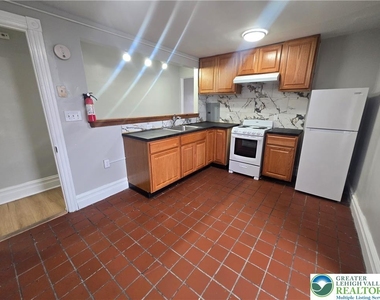 45 N 11th Street - Photo Thumbnail 3