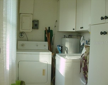 519 Circlewood Drive - Photo Thumbnail 17