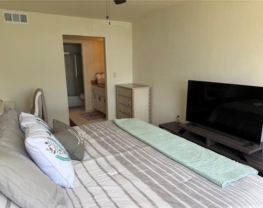618 Bird Bay Drive S - Photo Thumbnail 16