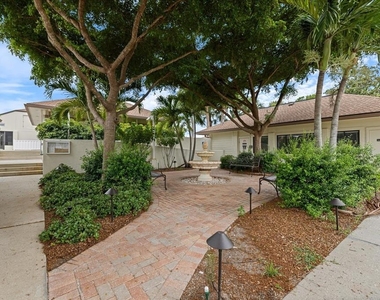 618 Bird Bay Drive S - Photo Thumbnail 25