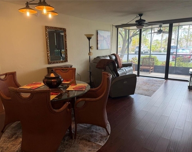 618 Bird Bay Drive S - Photo Thumbnail 6
