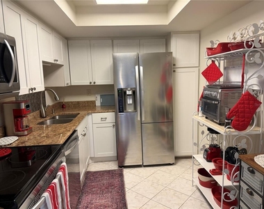 618 Bird Bay Drive S - Photo Thumbnail 3