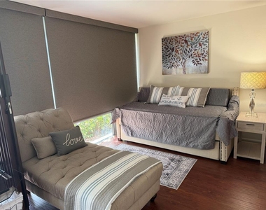 618 Bird Bay Drive S - Photo Thumbnail 9