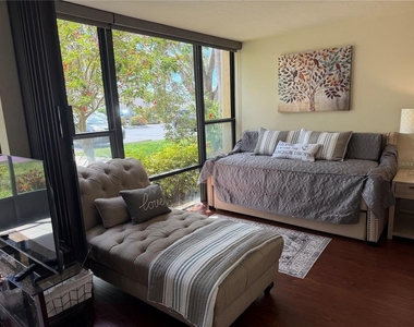 618 Bird Bay Drive S - Photo Thumbnail 11