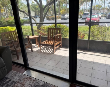 618 Bird Bay Drive S - Photo Thumbnail 7