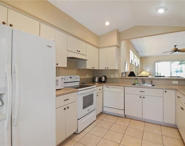 20846 Queen Alexandra Drive - Photo Thumbnail 8