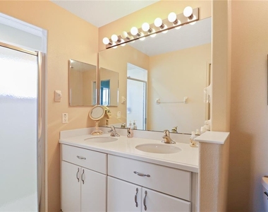 20846 Queen Alexandra Drive - Photo Thumbnail 12