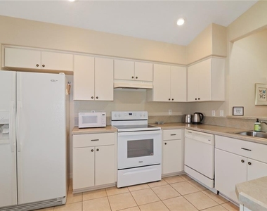 20846 Queen Alexandra Drive - Photo Thumbnail 7
