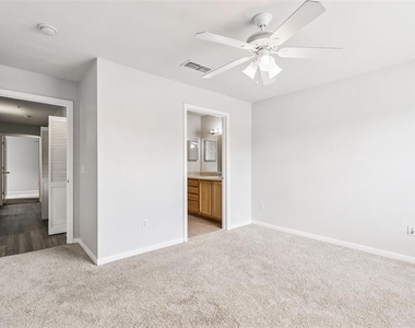 9141 Lee Vista Boulevard - Photo Thumbnail 10