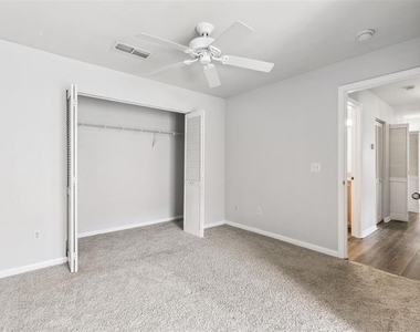 9141 Lee Vista Boulevard - Photo Thumbnail 17