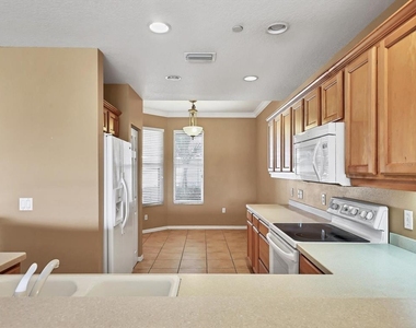 8406 Wethersfield Run - Photo Thumbnail 20