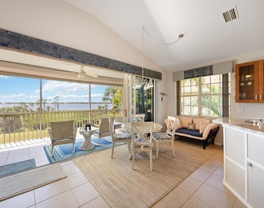 4604 Club Drive - Photo Thumbnail 9