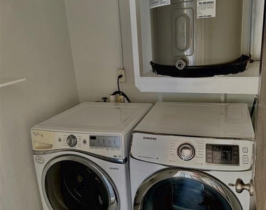 9271 Tacoma Avenue - Photo Thumbnail 11