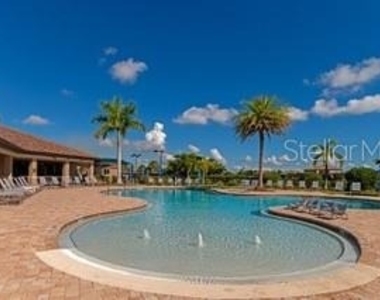 6760 Willowshire Way - Photo Thumbnail 25