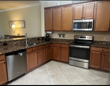 6760 Willowshire Way - Photo Thumbnail 3