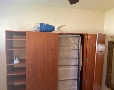 6760 Willowshire Way - Photo Thumbnail 12
