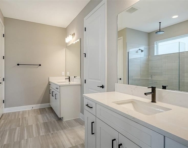 16905 Sweetwater Village Drive - Photo Thumbnail 22