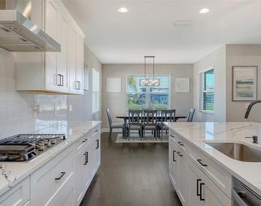 16905 Sweetwater Village Drive - Photo Thumbnail 13